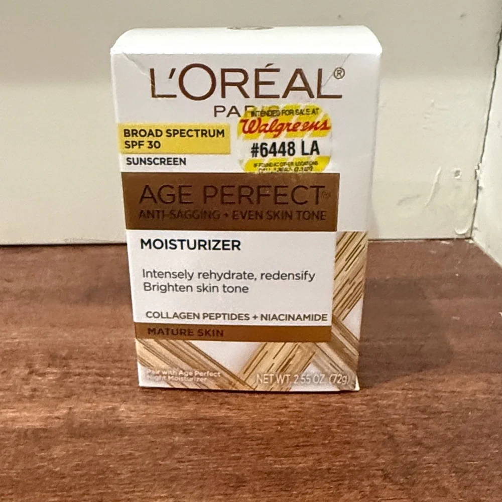 NWT L'Oreal Age Perfect Moisturizer With Sunscreen Anti-Aging Even Skin Tone
